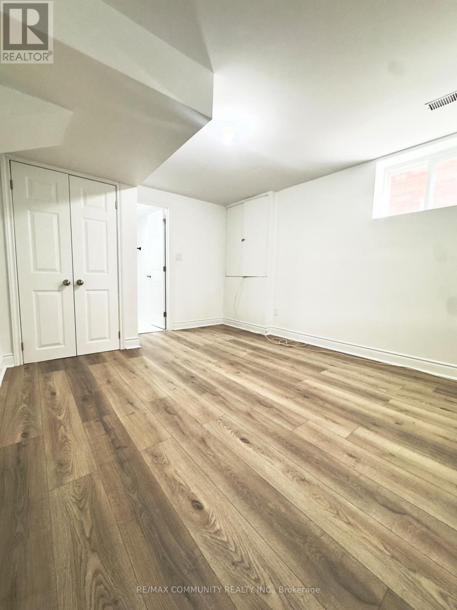 4 Campview Street, Whitby, Ontario  L1R 0K5 - Photo 24 - E13092022