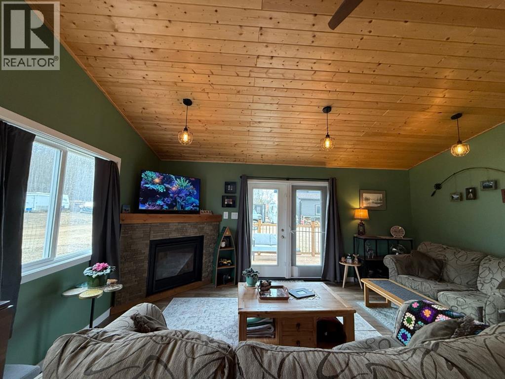 11, 160 Peace River Avenue, Joussard, Alberta  T0G 1J0 - Photo 11 - A2309034