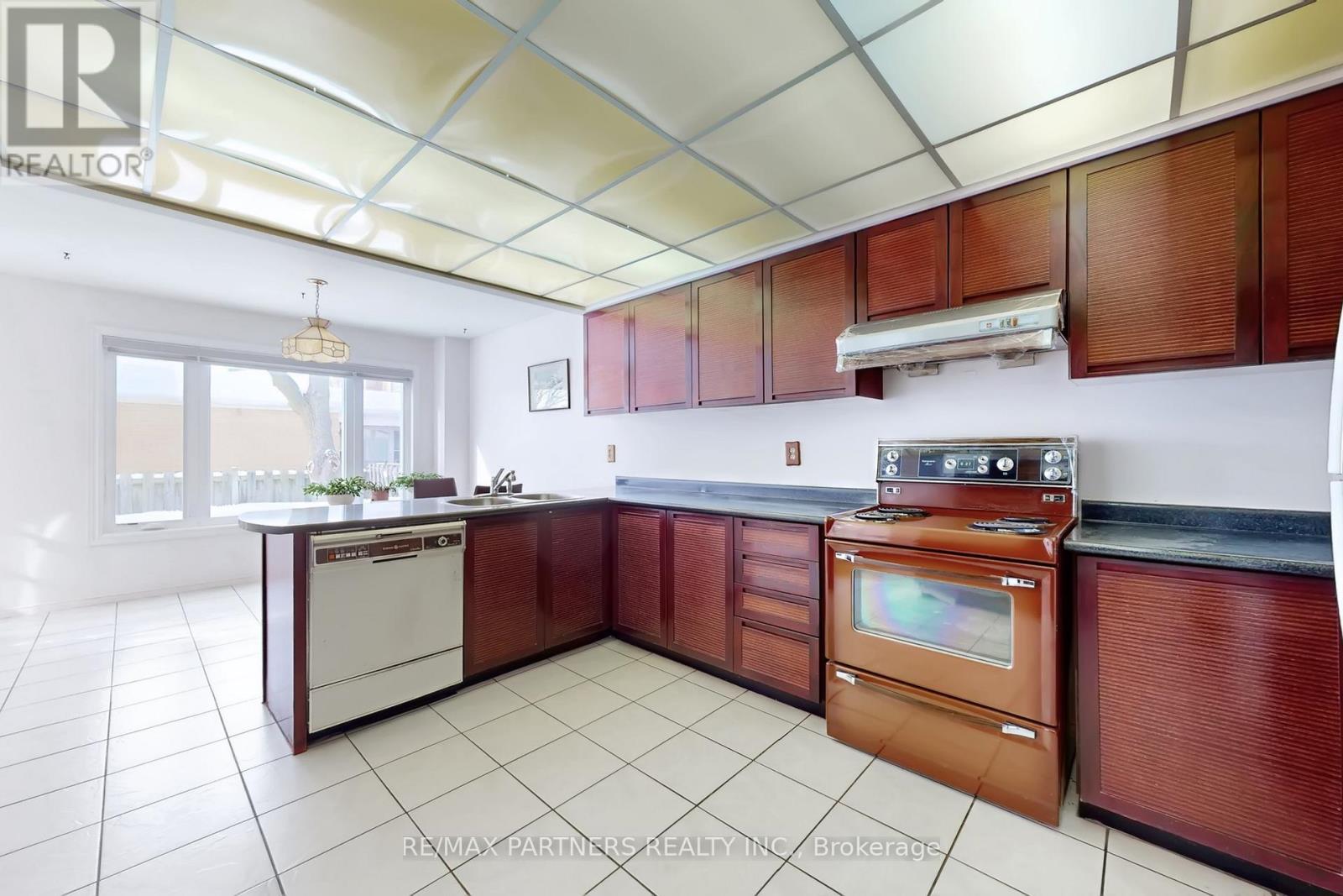 48 Coverdale Crescent, Toronto, Ontario  M1V 2S7 - Photo 9 - E12747050