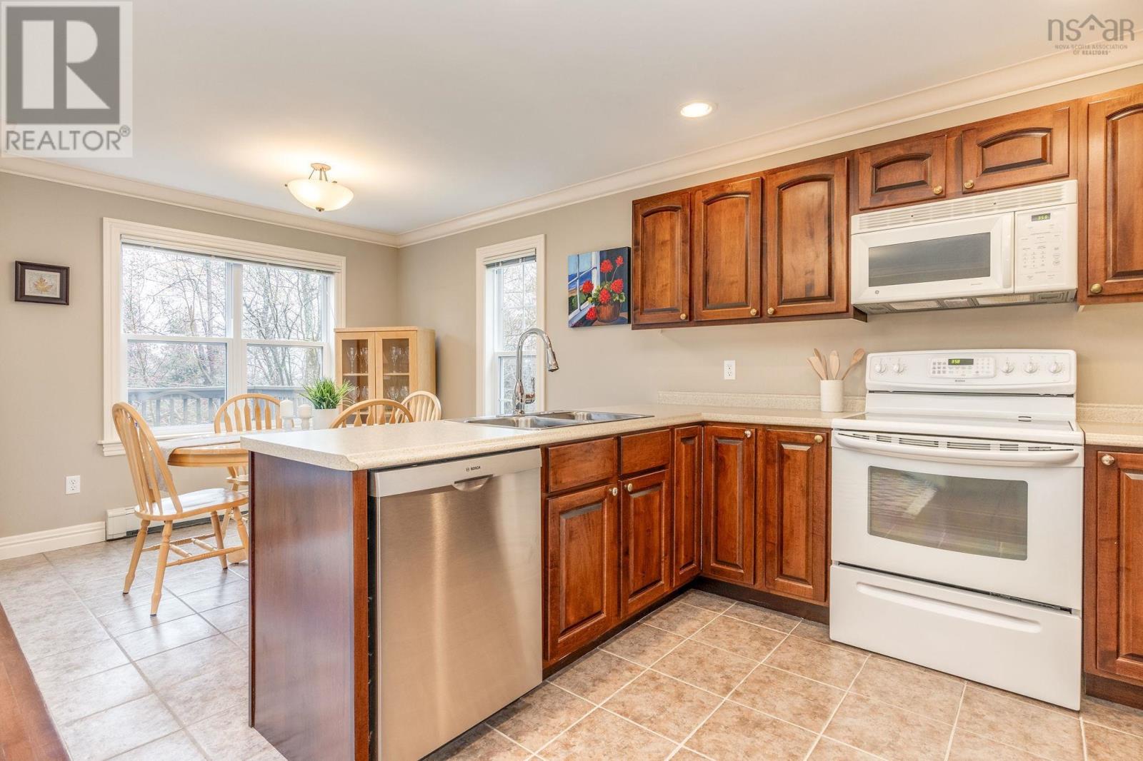 27 Fleetview Drive, Halifax, Nova Scotia  B3M 4W1 - Photo 15 - 202610269