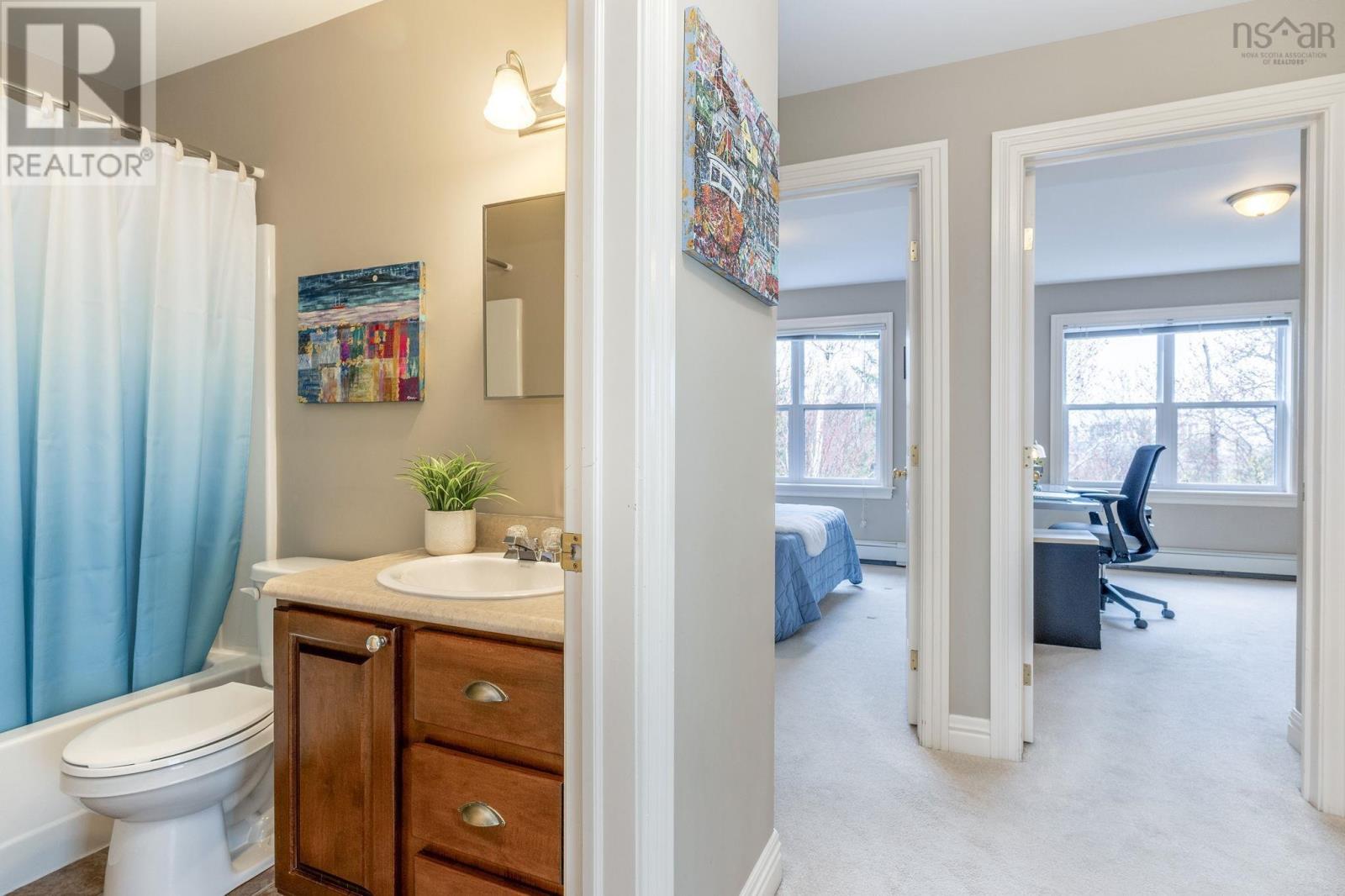 27 Fleetview Drive, Halifax, Nova Scotia  B3M 4W1 - Photo 32 - 202610269