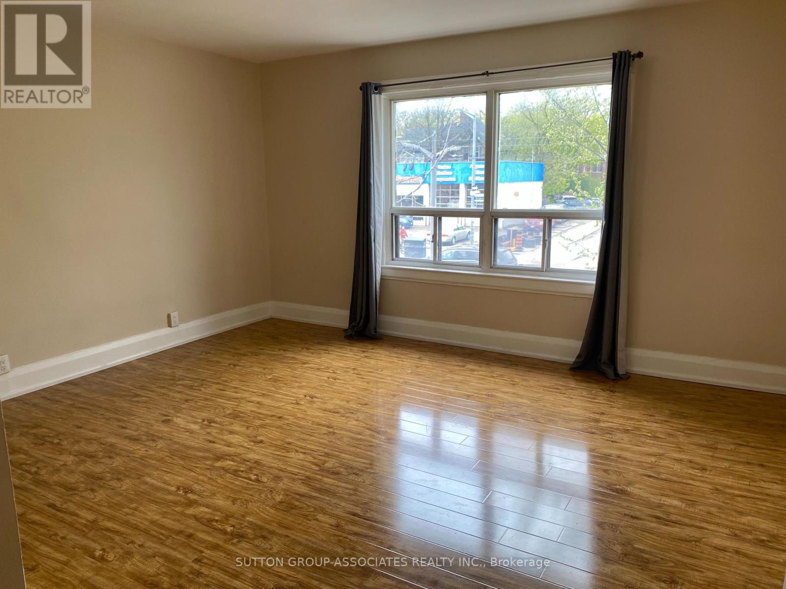 651 St Clair Avenue W, Toronto, Ontario  M6C 1A7 - Photo 2 - C13103672