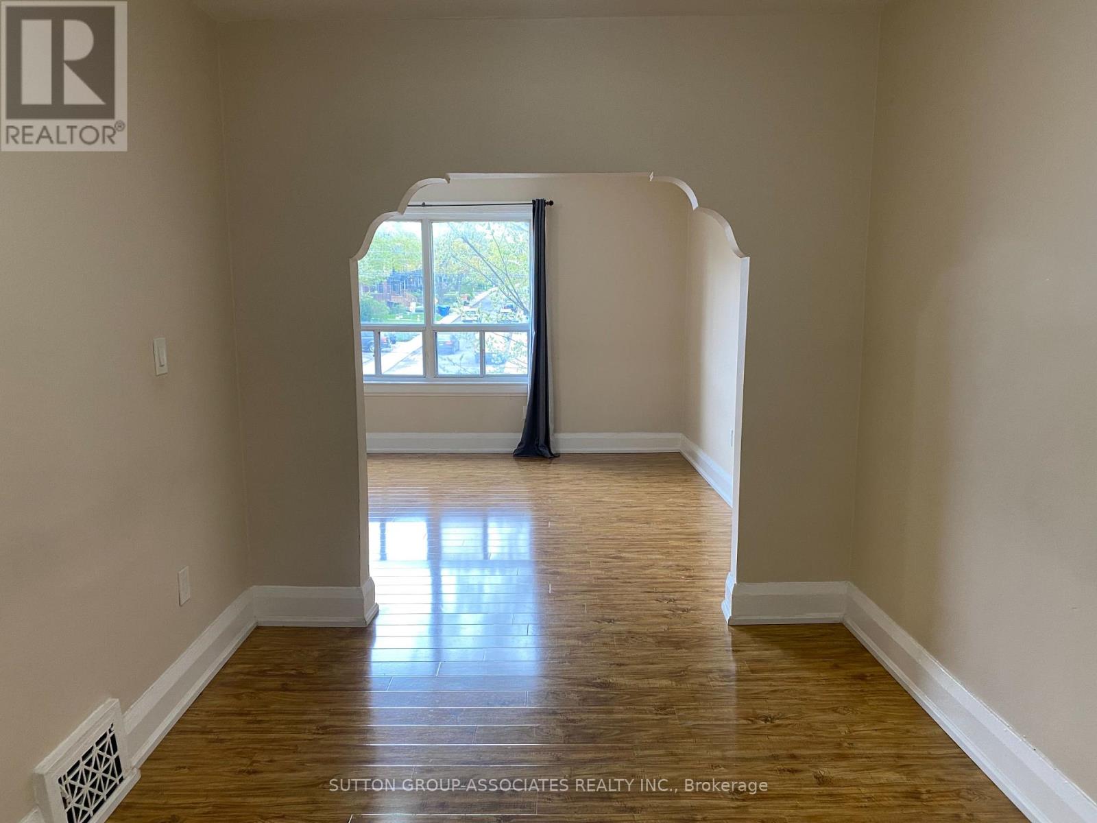 651 St Clair Avenue W, Toronto, Ontario  M6C 1A7 - Photo 8 - C13103672