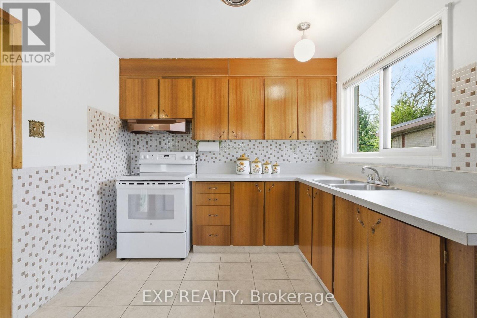 23 Pynford Crescent, Toronto, Ontario  M3A 1W7 - Photo 10 - C13103802