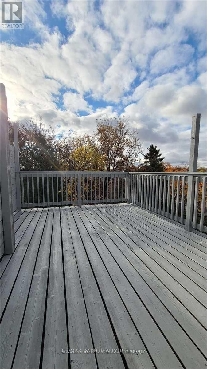 Upper - 13 Hocken Avenue, Toronto, Ontario  M6G 2K1 - Photo 17 - C13103822
