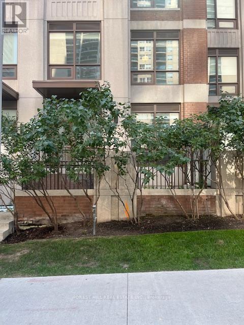 Th4 - 310 Tweedsmuir Avenue, Toronto, Ontario  M5P 2Y2 - Photo 4 - C13103846