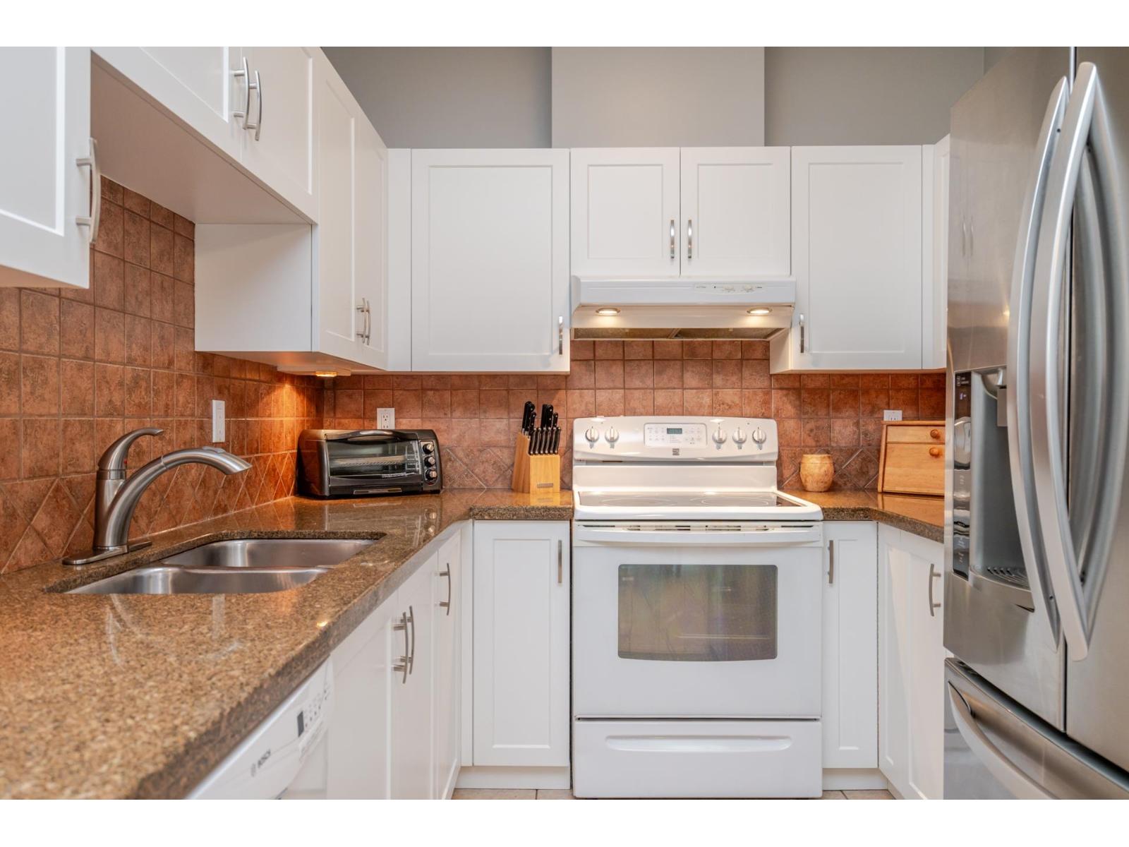 10 10340 156 Street, Surrey, British Columbia  V3R 4L8 - Photo 2 - R3111165