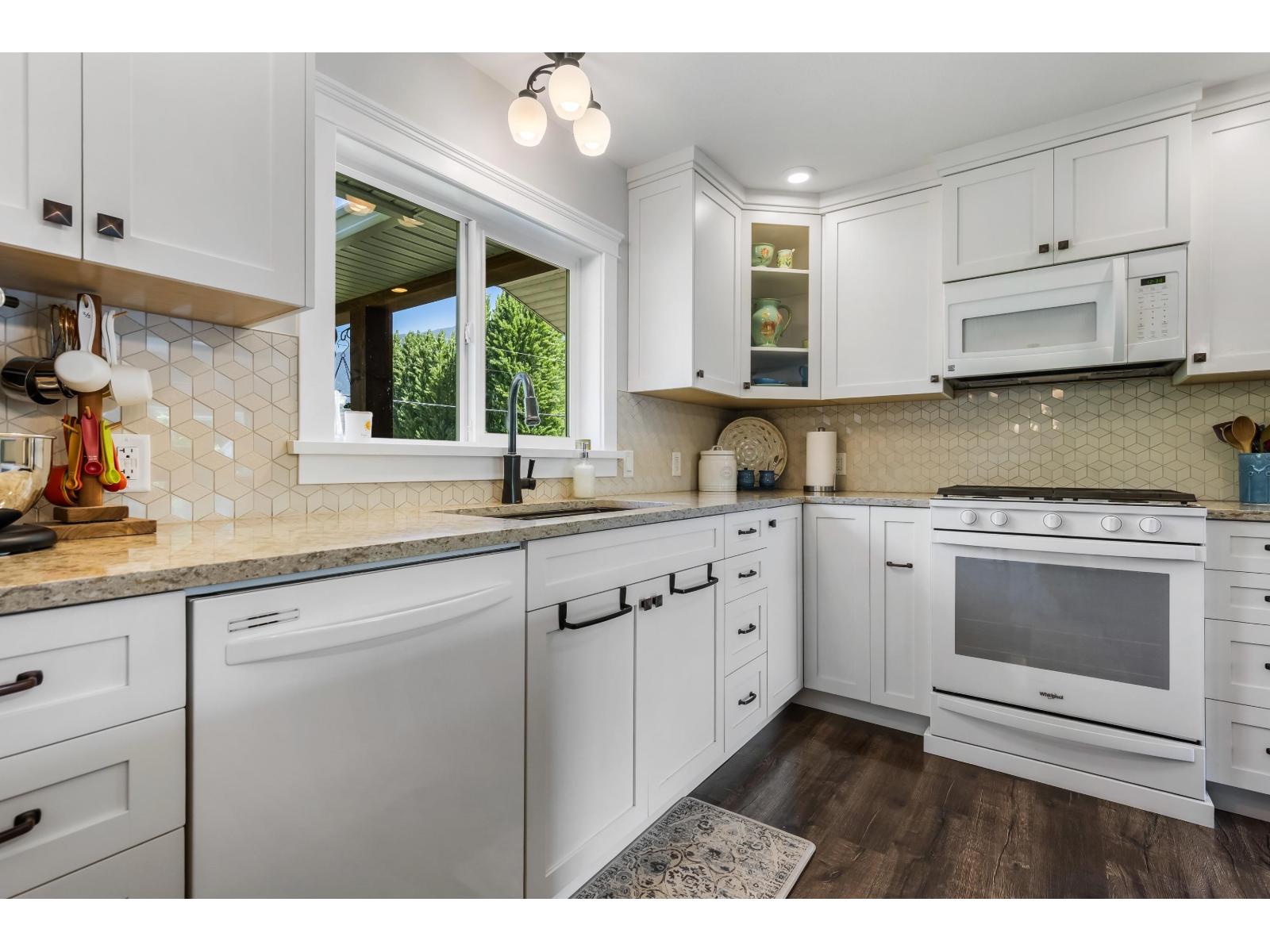 6352 Golf Road, Agassiz, Agassiz, British Columbia  V0M 1A3 - Photo 8 - R3121277