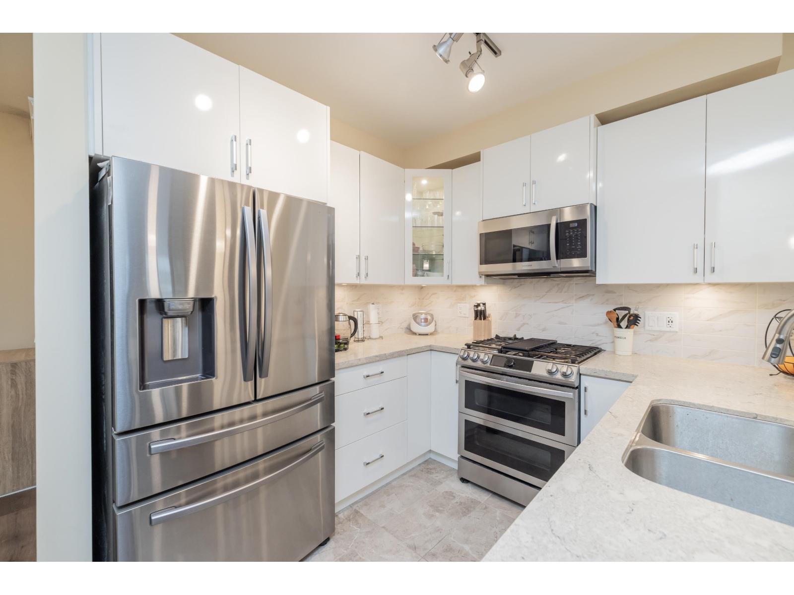 111 8538 203a Street, Langley, British Columbia  V2Y 3P9 - Photo 3 - R3115091
