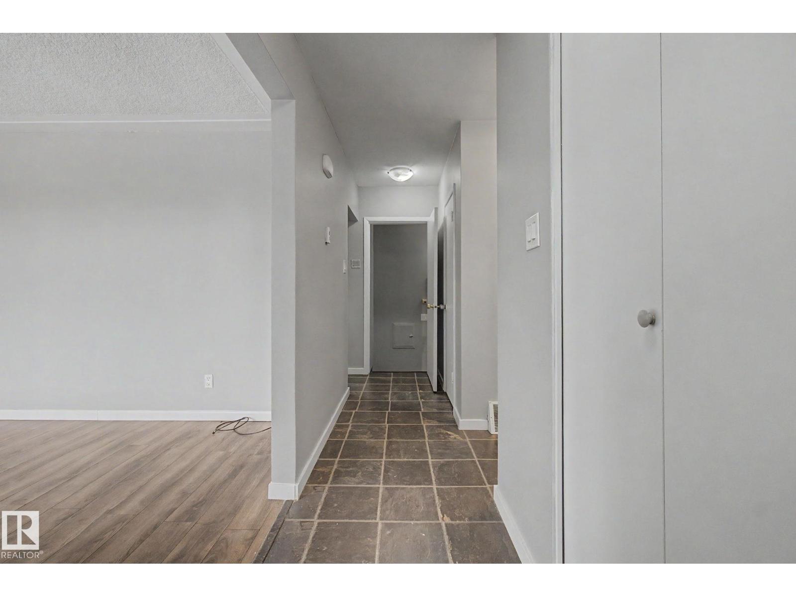 6048 105b St Nw, Edmonton, Alberta  T6H 2S5 - Photo 4 - E4486638
