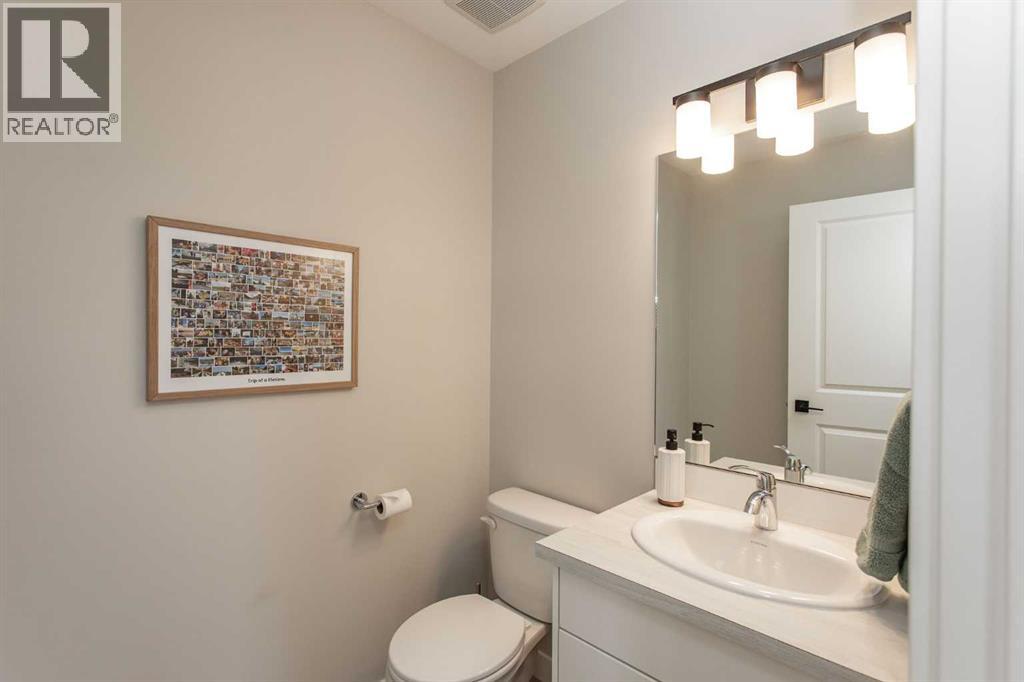 212 Halifax Close, Penhold, Alberta  T0M 1R0 - Photo 14 - A2309276