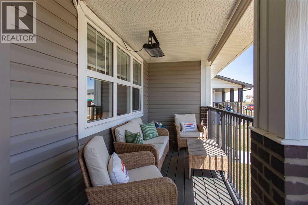 212 Halifax Close, Penhold, Alberta  T0M 1R0 - Photo 3 - A2309276