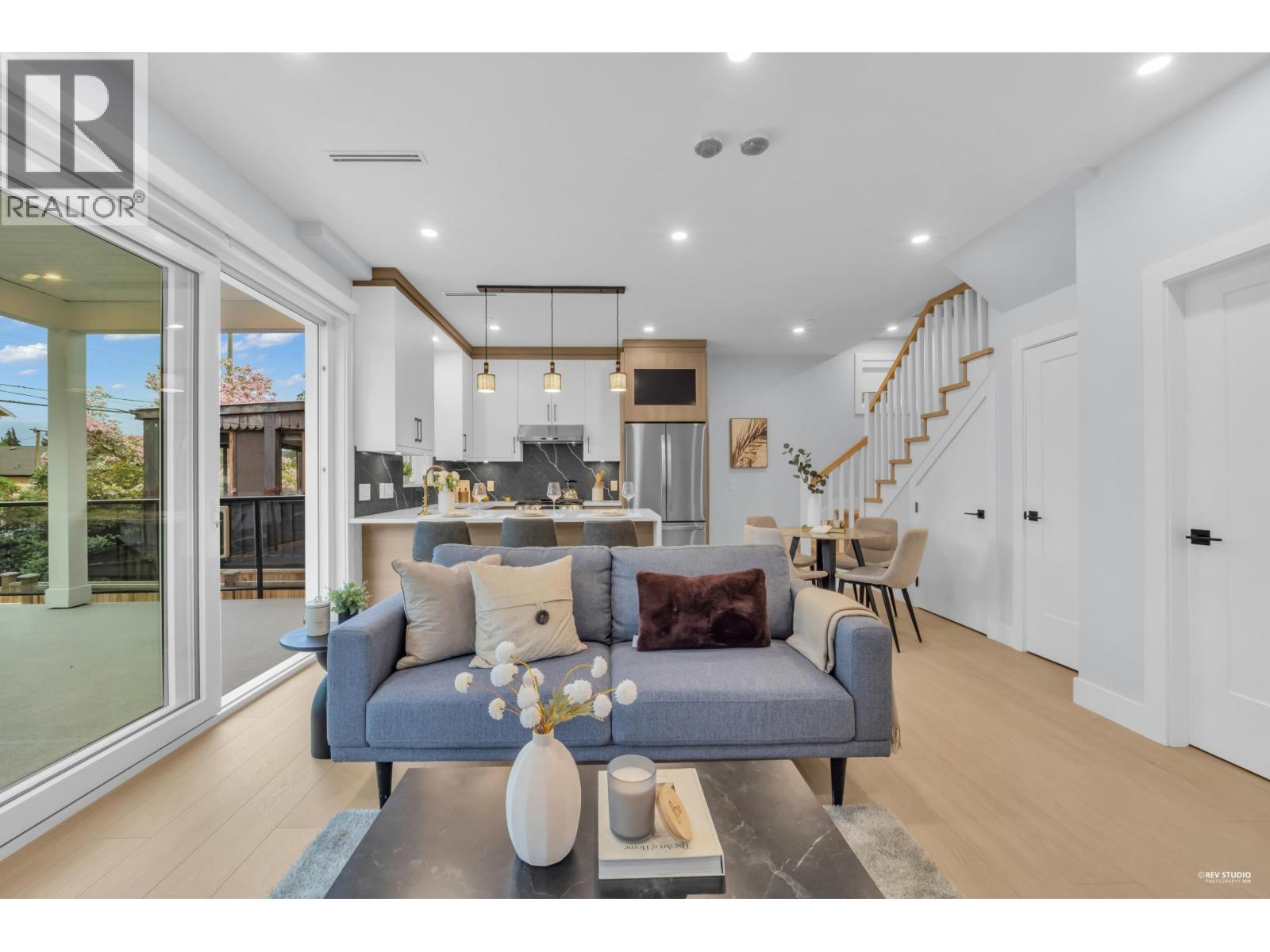 2617 Mcgill Street, Vancouver, British Columbia  V5K 1H2 - Photo 3 - R3121083