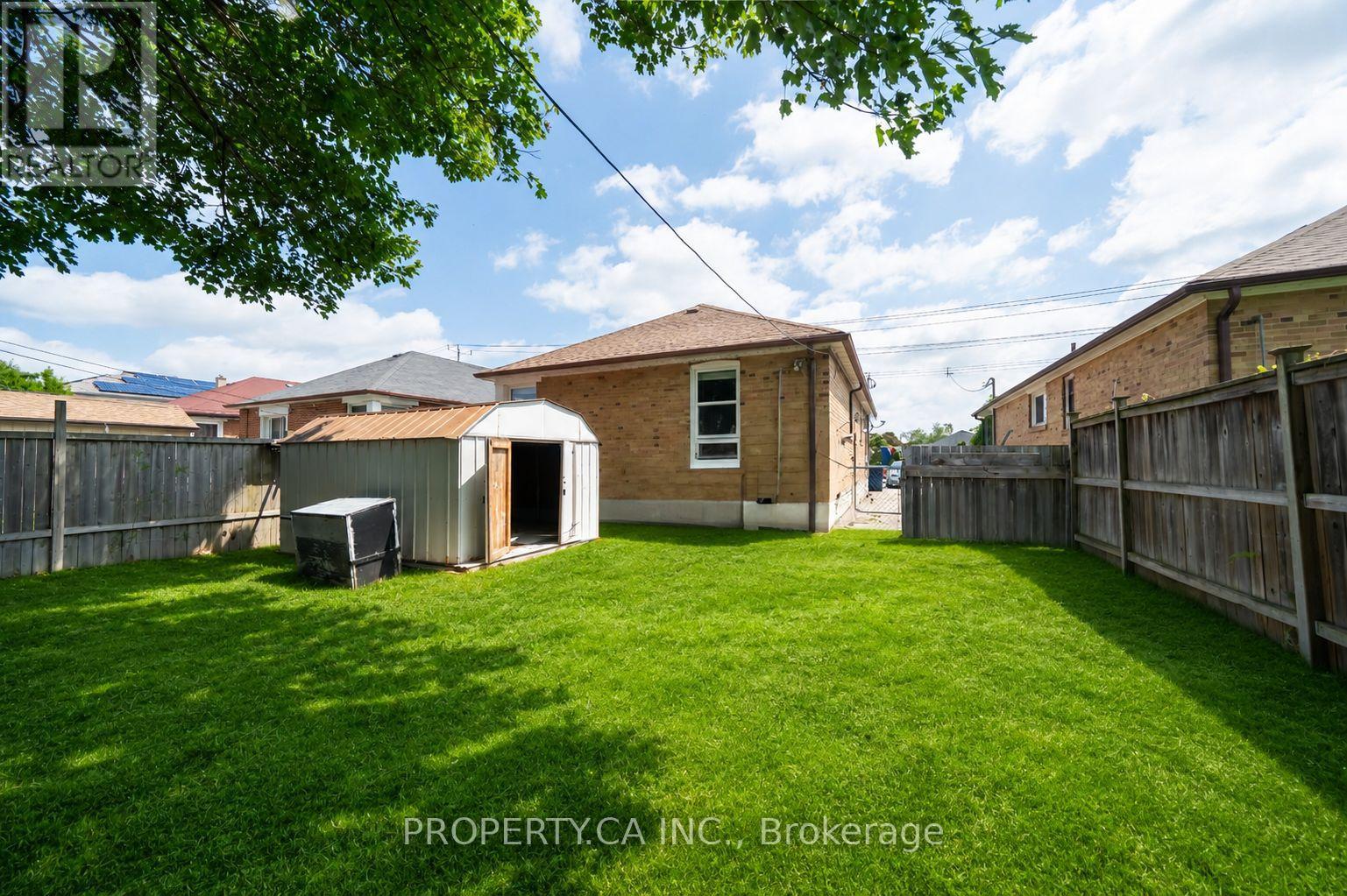 1592 Pharmacy Avenue, Toronto, Ontario  M1R 2K7 - Photo 15 - E13103756