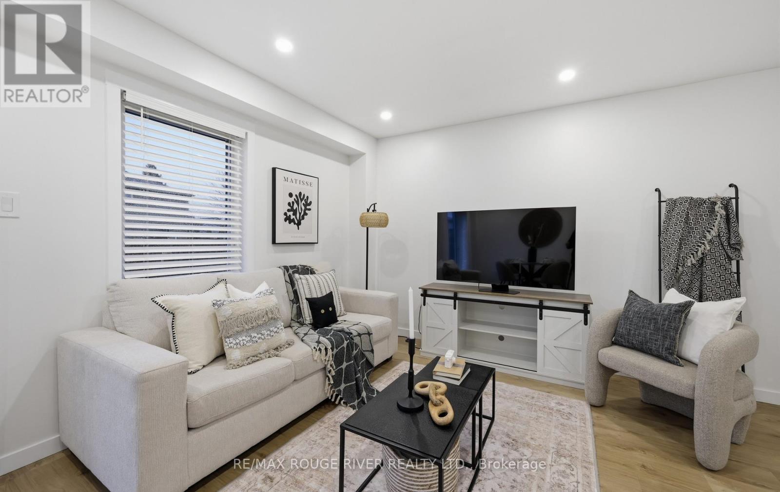 5 Somerscales Drive, Clarington, Ontario  L1C 5B6 - Photo 6 - E13103868