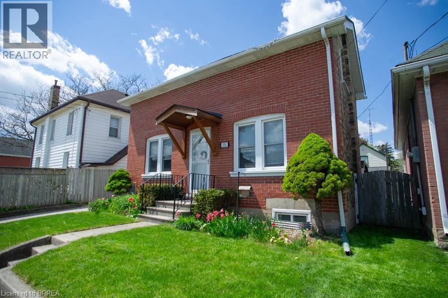 131 Superior Street, Brantford, Ontario  N3S 2L1 - Photo 3 - 40828312