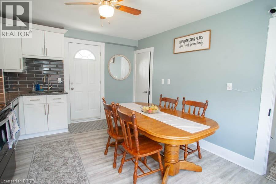 131 Superior Street, Brantford, Ontario  N3S 2L1 - Photo 7 - 40828312