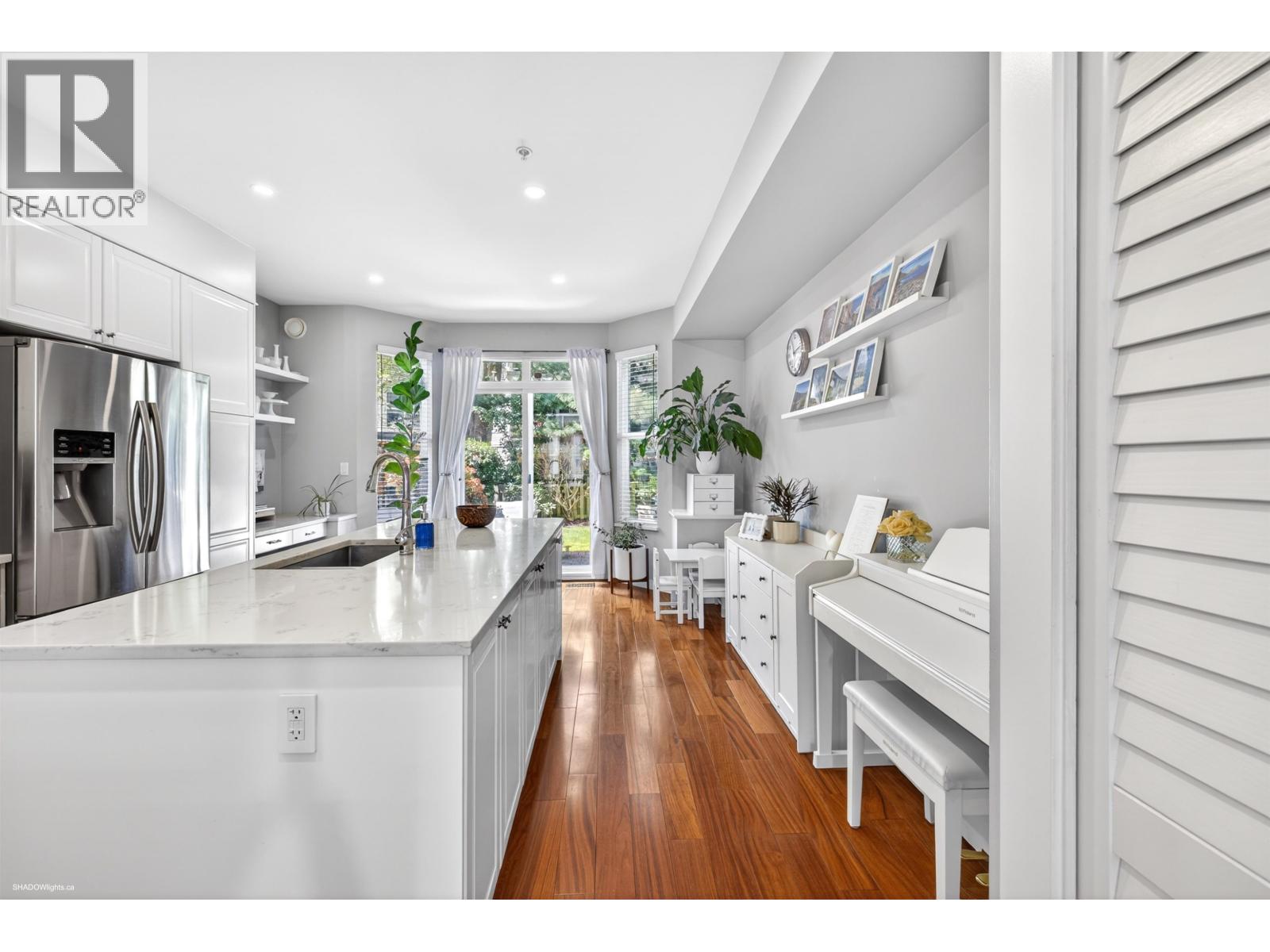 8527 Aquitania Place, Vancouver, British Columbia  V5S 4V7 - Photo 3 - R3120289