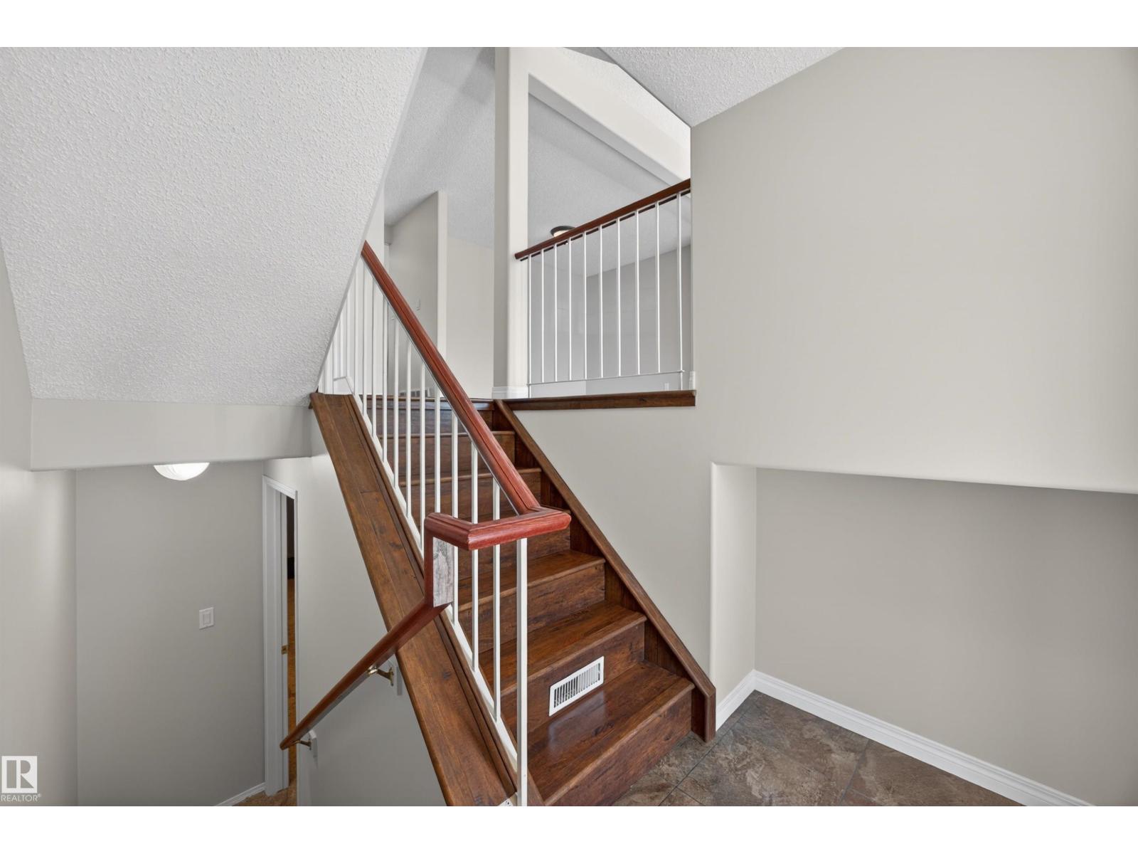 #27 9935 167 St Nw Nw, Edmonton, Alberta  T5P 4Y6 - Photo 2 - E4486640