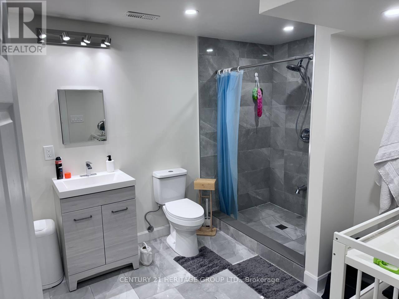 Basement Unit - 16 Old Field Crescent, East Gwillimbury, Ontario  L9N 0A3 - Photo 8 - N13103704