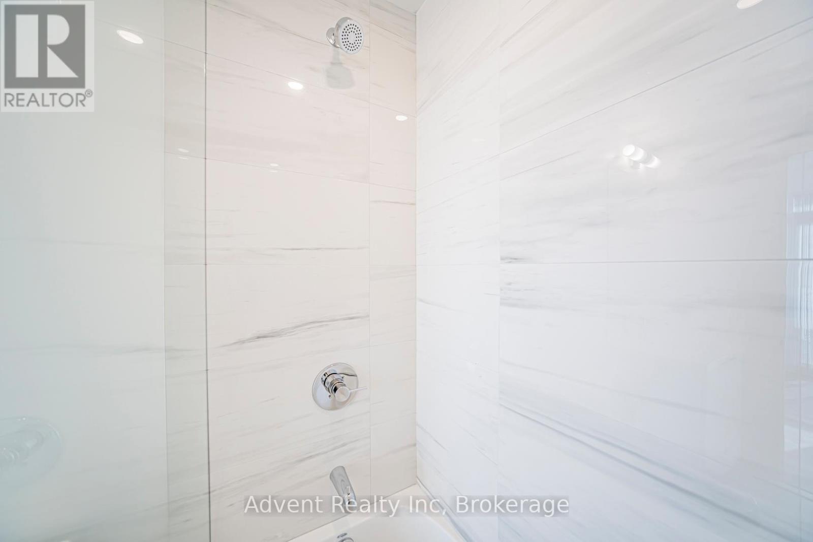 5512 - 8 Interchange Way, Vaughan, Ontario  L4K 0R2 - Photo 29 - N13103724