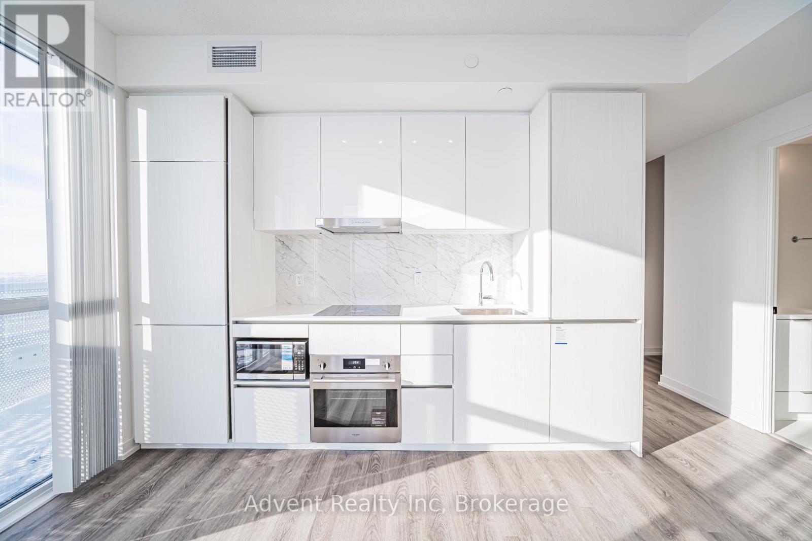 5512 - 8 Interchange Way, Vaughan, Ontario  L4K 0R2 - Photo 8 - N13103724