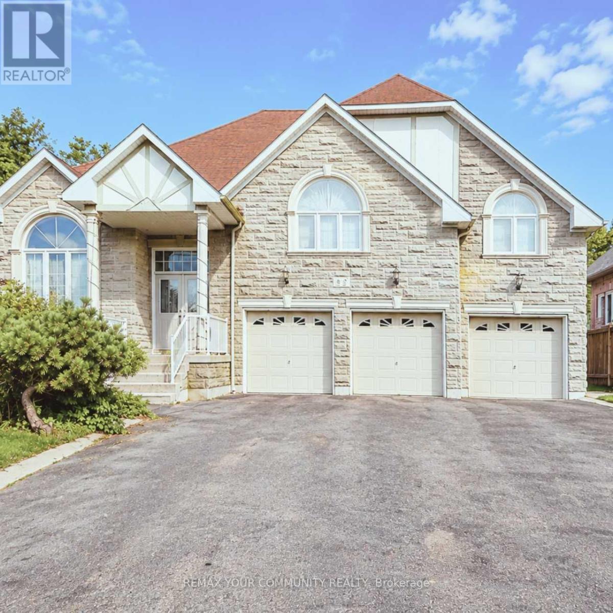 62 CANTERBURY COURT, Richmond Hill, Ontario