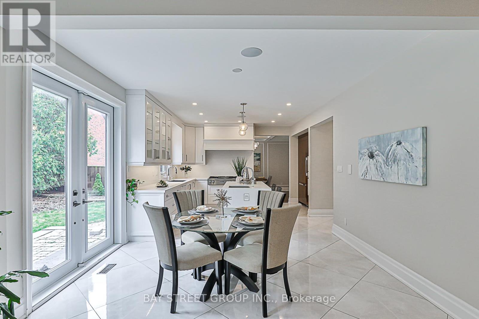 11 Gatcombe Circle, Richmond Hill, Ontario  L4C 9P4 - Photo 16 - N13103894