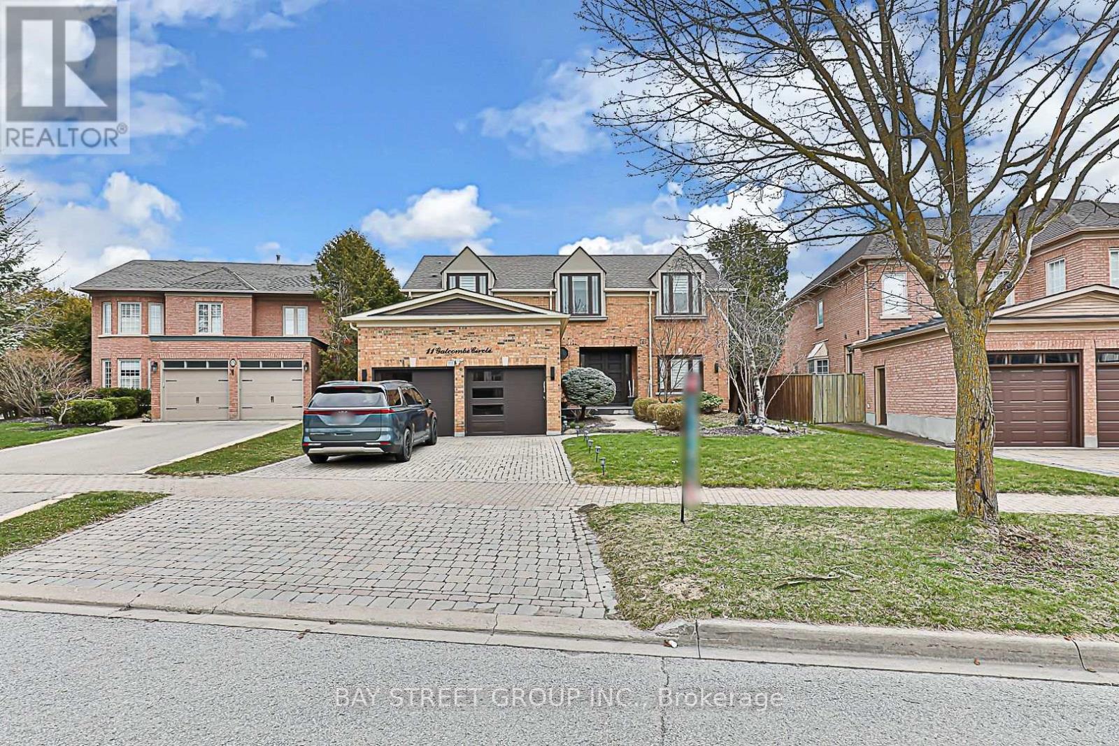 11 Gatcombe Circle, Richmond Hill, Ontario  L4C 9P4 - Photo 2 - N13103894