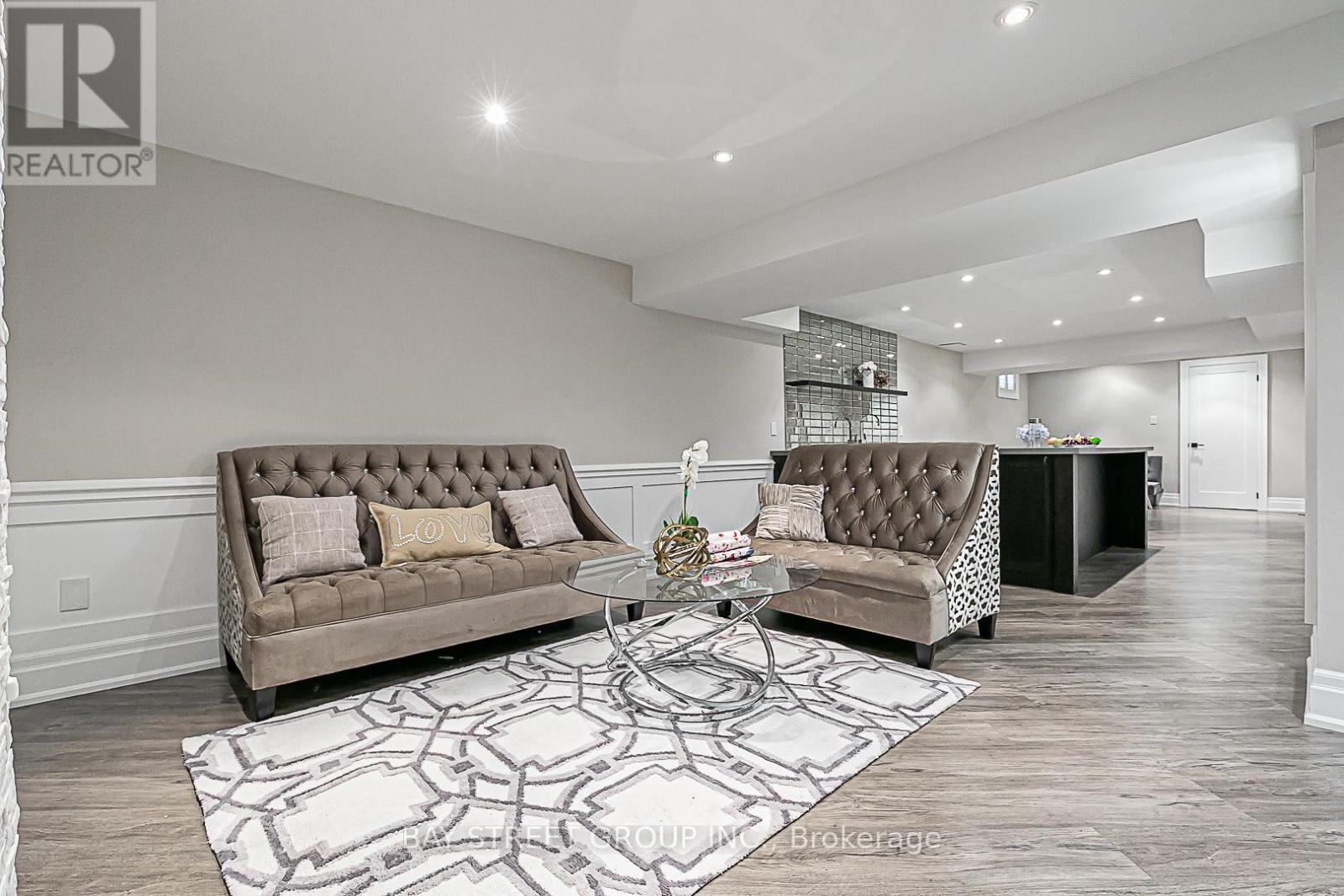 11 Gatcombe Circle, Richmond Hill, Ontario  L4C 9P4 - Photo 42 - N13103894
