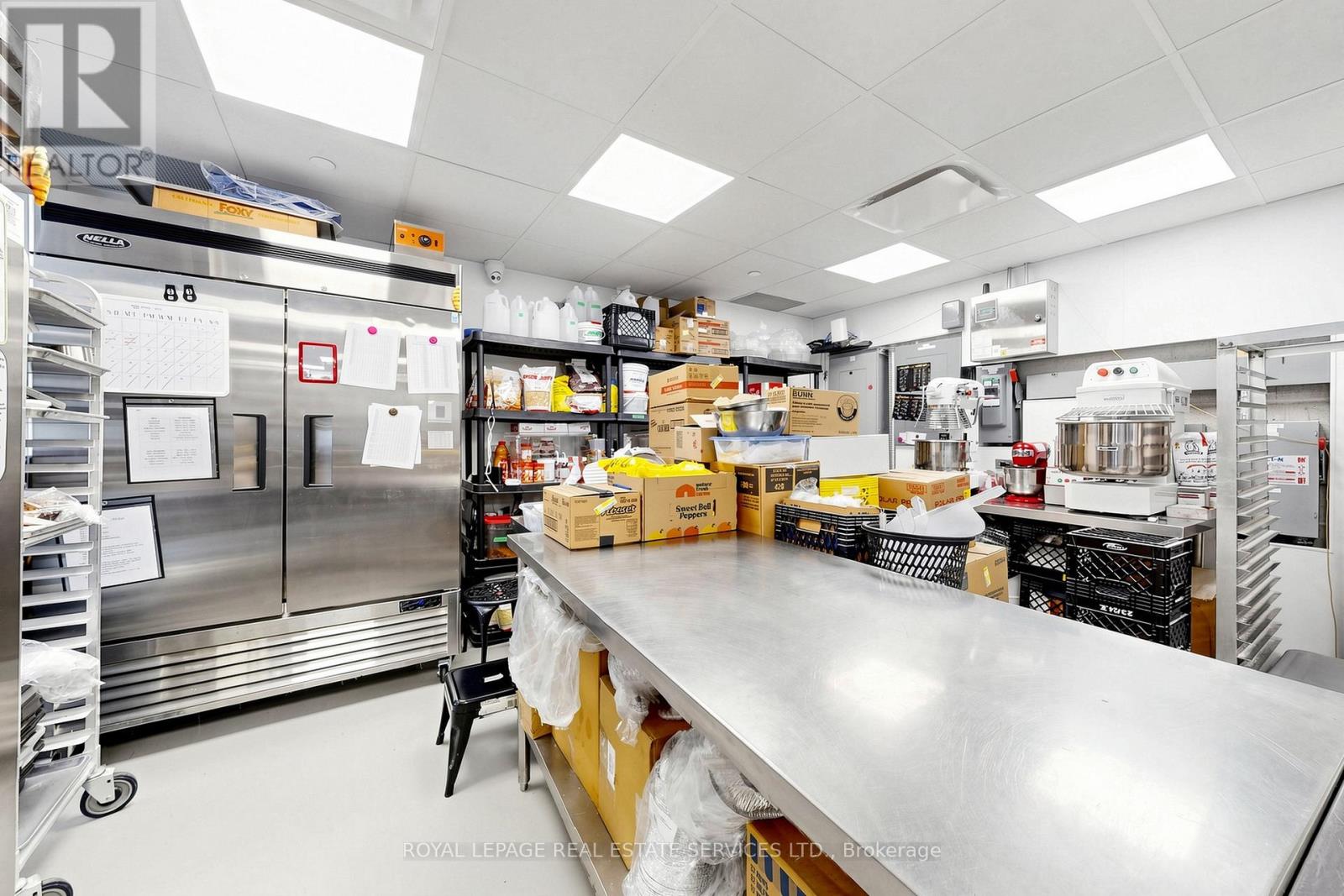 C3 - 185 Dunlop Street E, Barrie, Ontario  L4M 0L7 - Photo 18 - S13103874