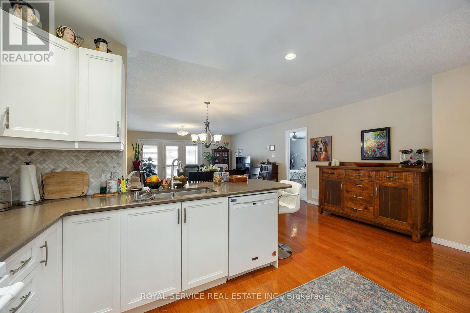 6 - 877 Wentworth Street, Peterborough, Ontario  K9J 8R7 - Photo 8 - X12804840