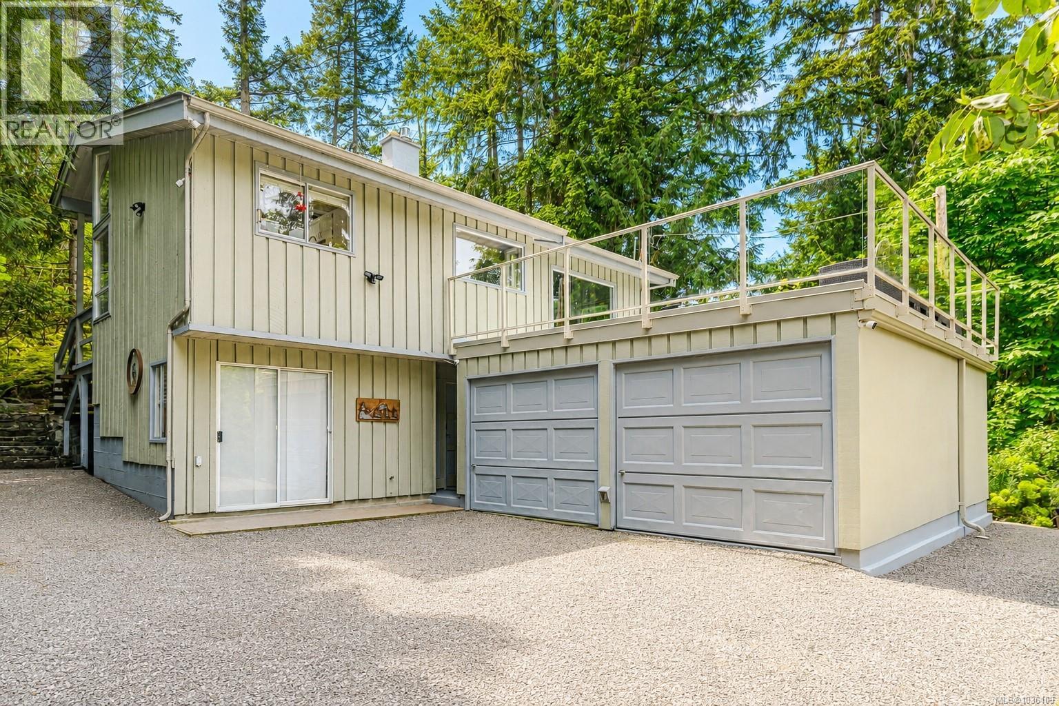 7136 Willis Point Rd, Central Saanich, British Columbia  V9E 2A1 - Photo 1 - 1036109