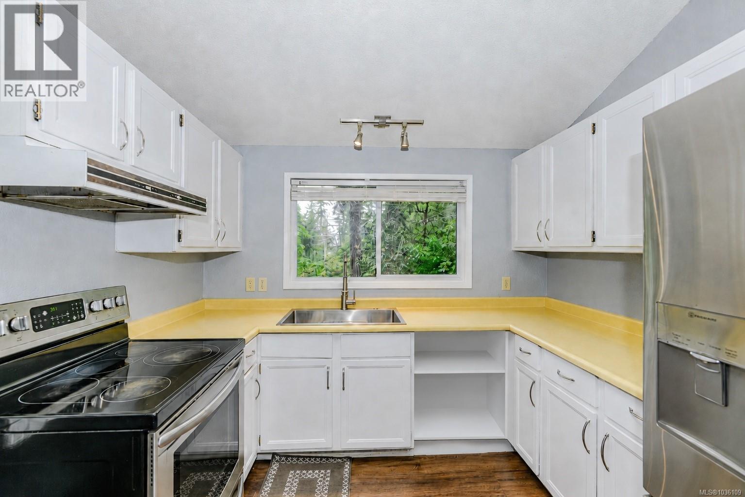 7136 Willis Point Rd, Central Saanich, British Columbia  V9E 2A1 - Photo 12 - 1036109