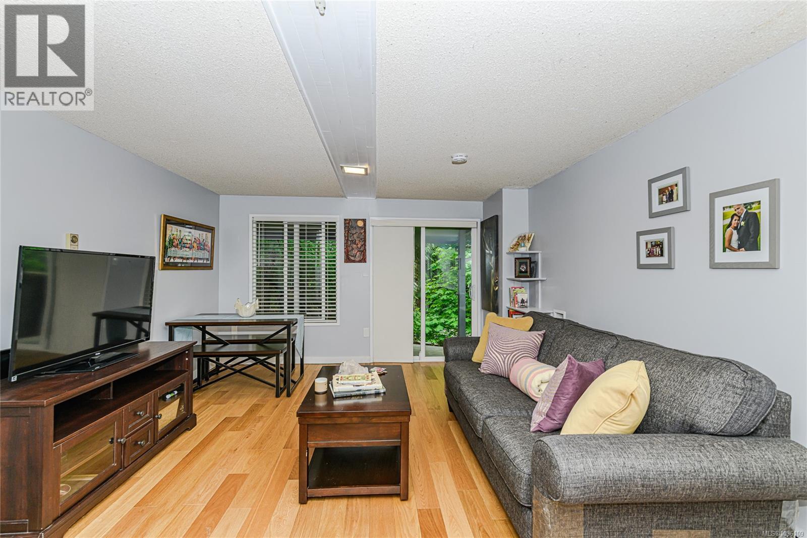 7136 Willis Point Rd, Central Saanich, British Columbia  V9E 2A1 - Photo 19 - 1036109