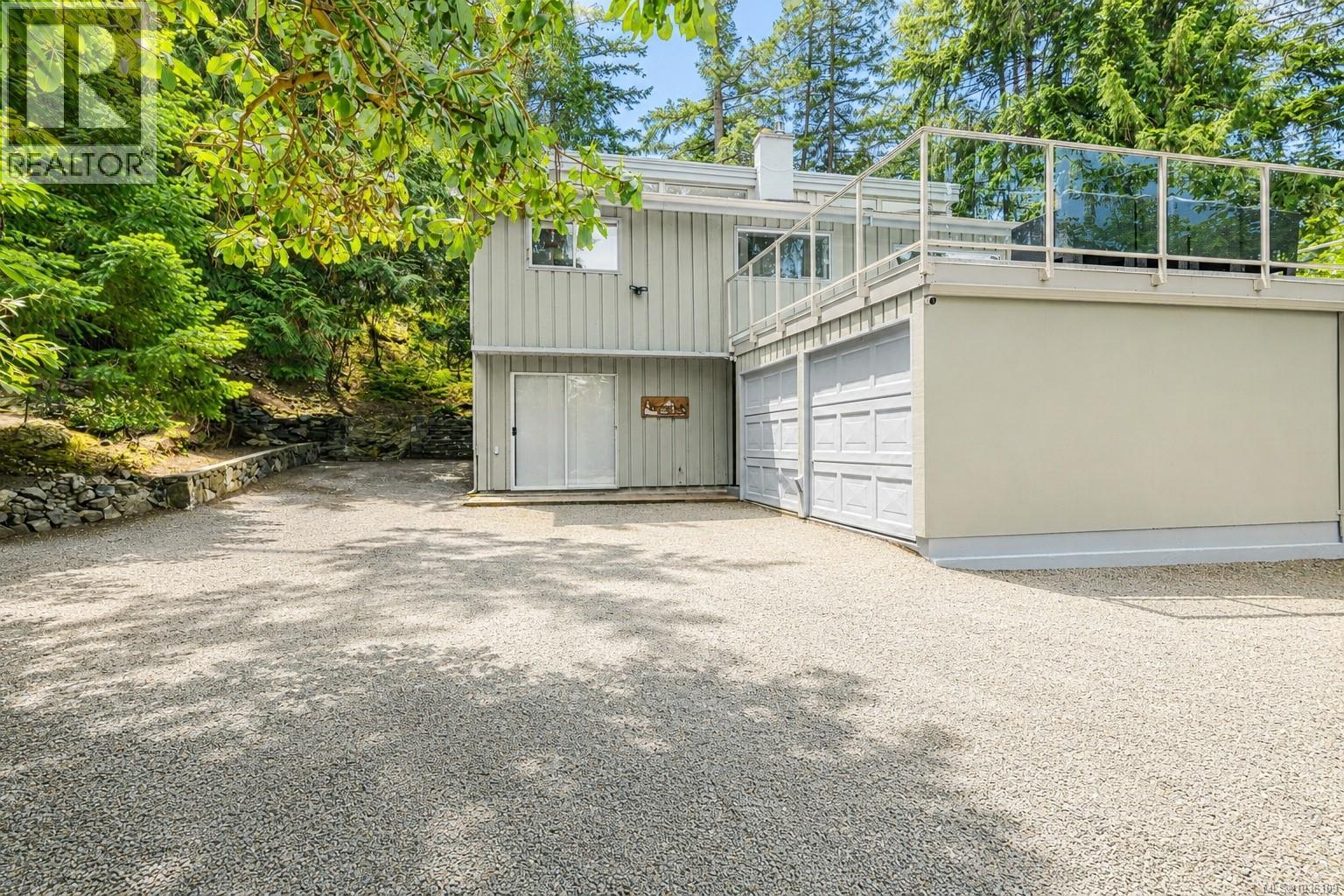 7136 Willis Point Rd, Central Saanich, British Columbia  V9E 2A1 - Photo 2 - 1036109