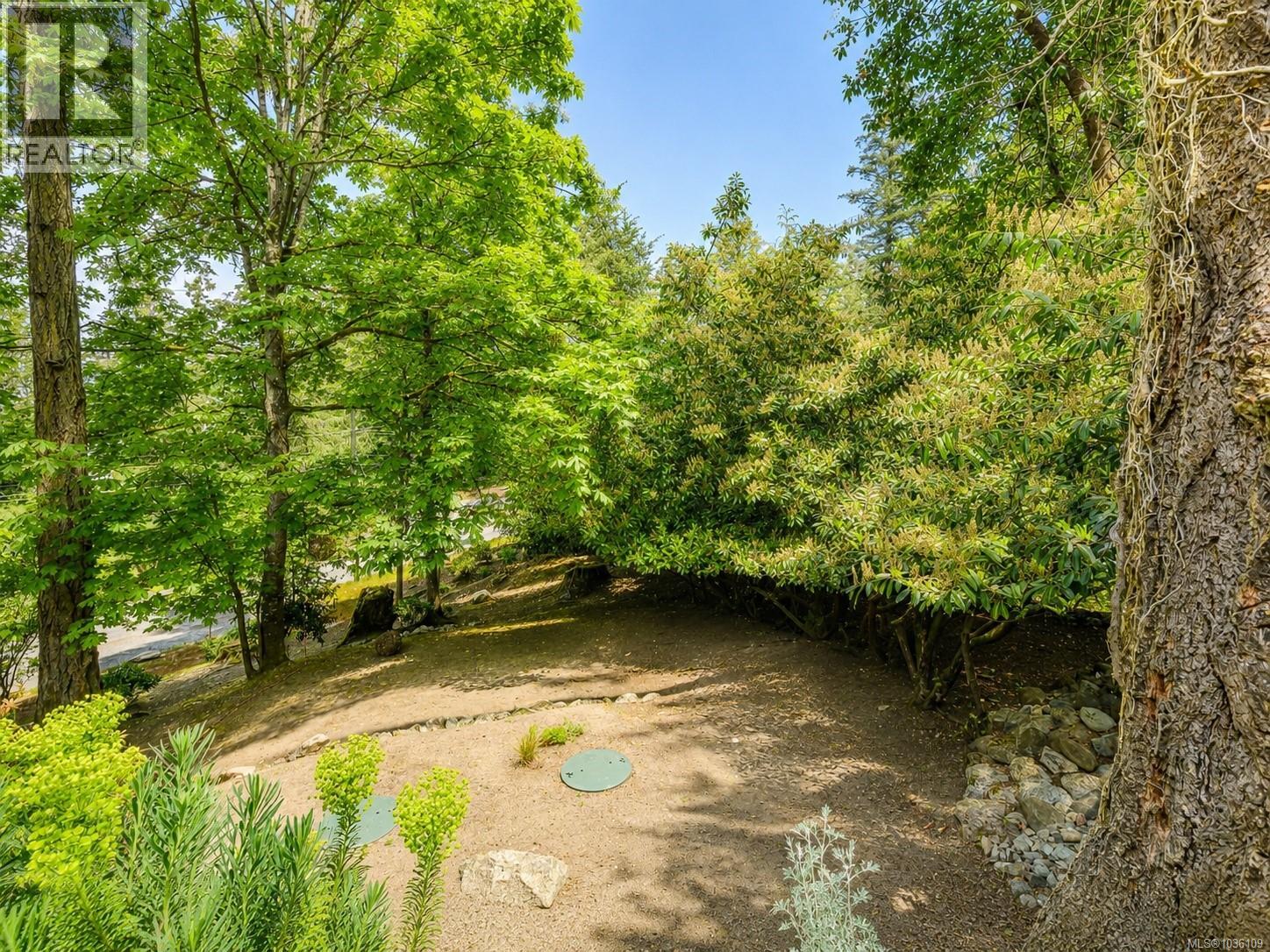 7136 Willis Point Rd, Central Saanich, British Columbia  V9E 2A1 - Photo 39 - 1036109