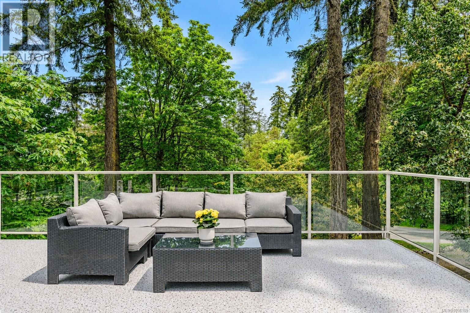 7136 Willis Point Rd, Central Saanich, British Columbia  V9E 2A1 - Photo 4 - 1036109