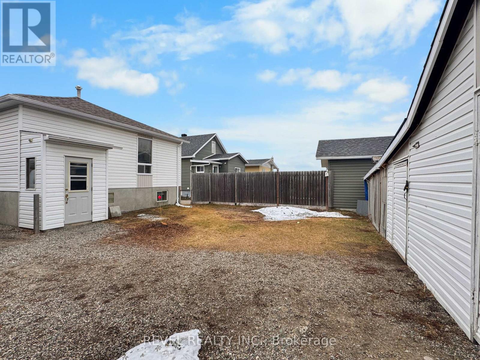 216 Bannerman Avenue, Timmins, Ontario  P4N 2Y9 - Photo 4 - T13104054