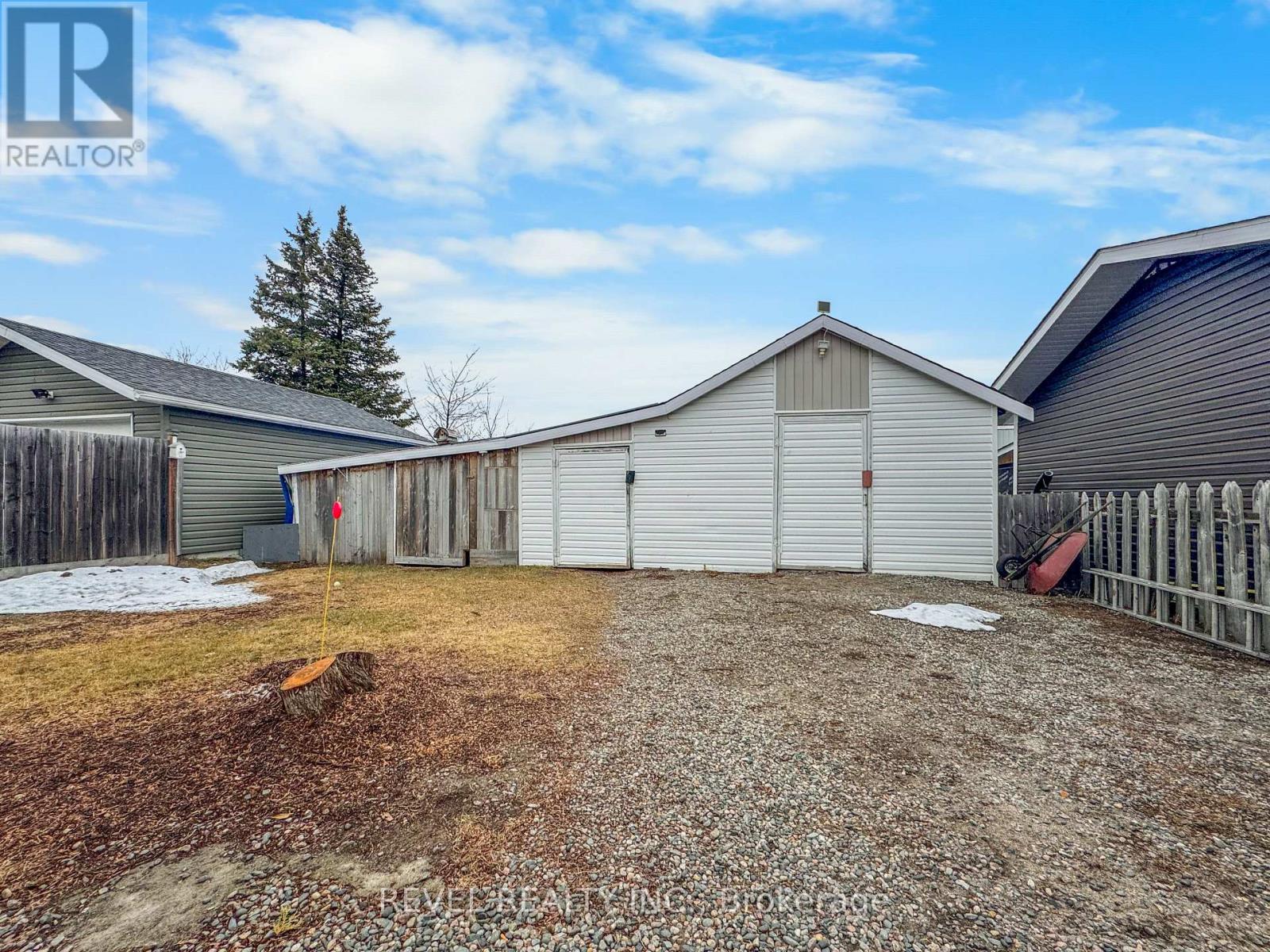 216 Bannerman Avenue, Timmins, Ontario  P4N 2Y9 - Photo 5 - T13104054