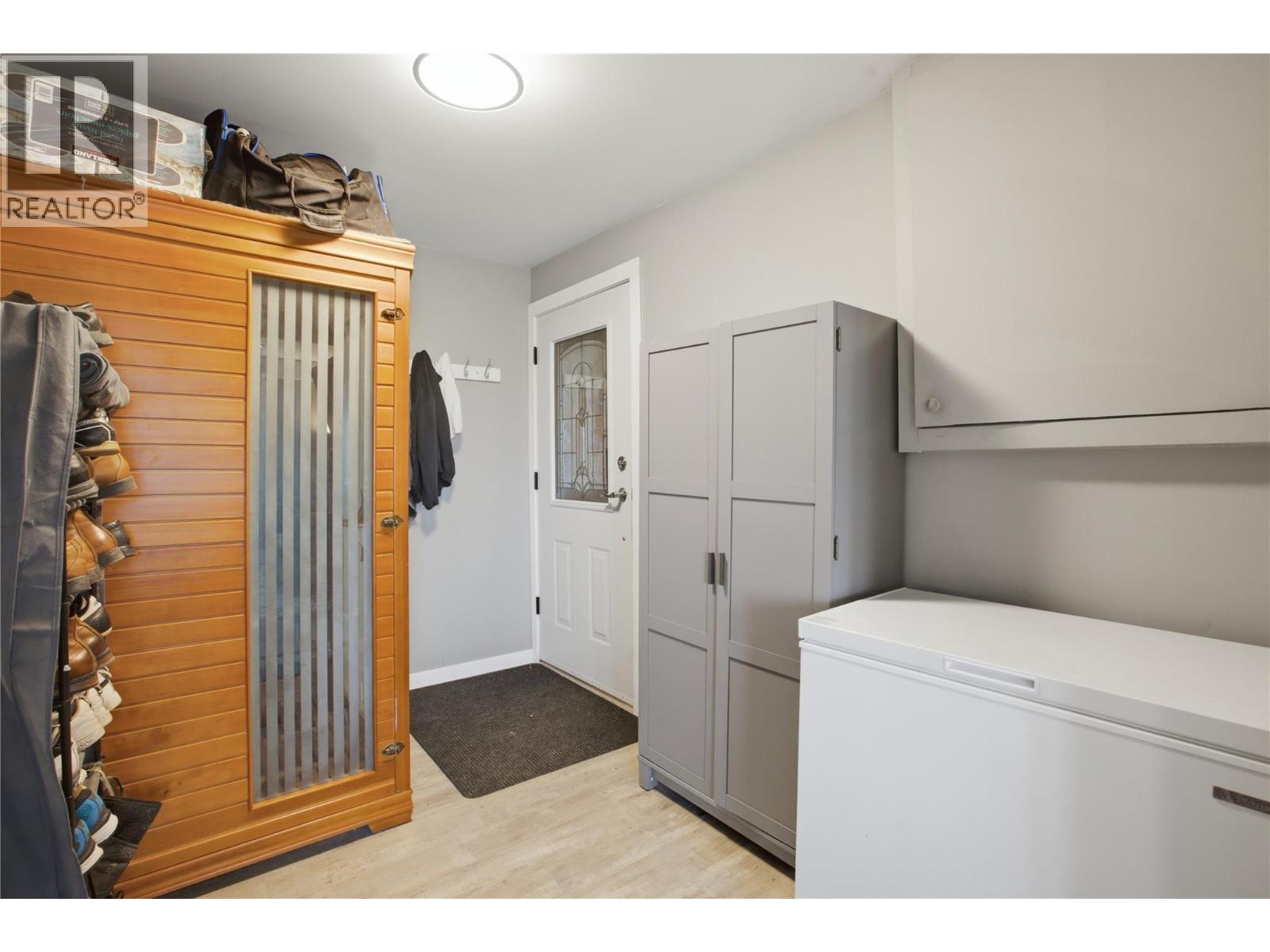 899 Ida Lane, Kamloops, British Columbia  V2B 6V2 - Photo 45 - 10382065