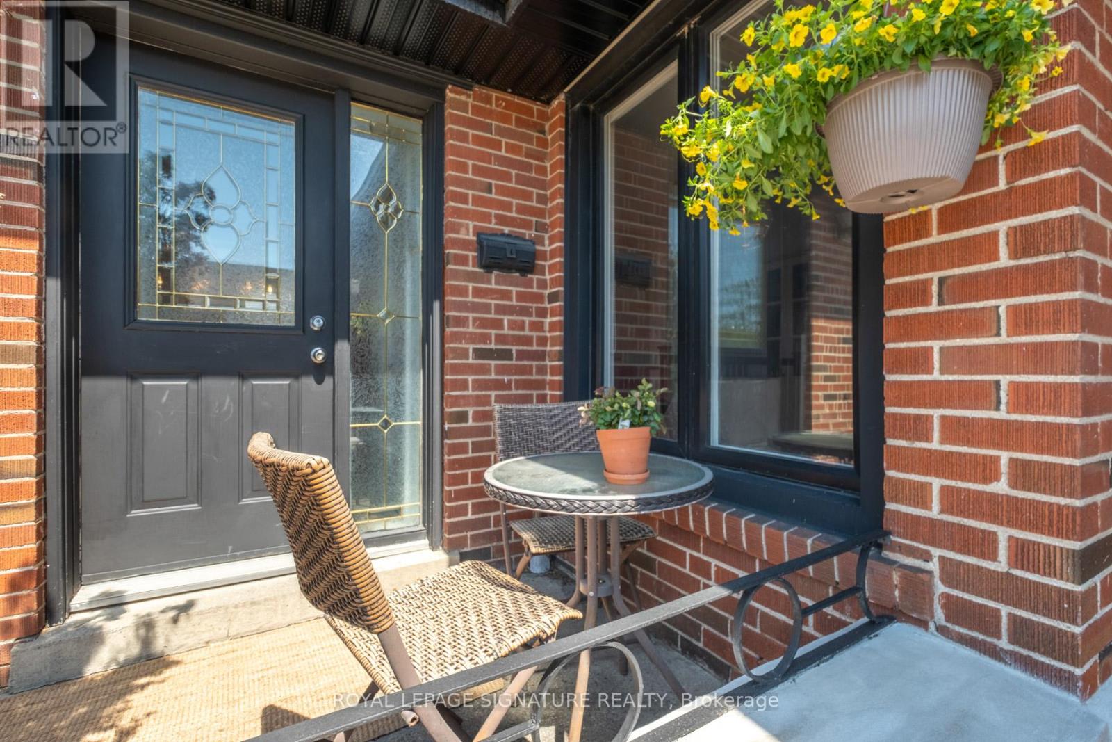 90 Whitburn Crescent, Toronto, Ontario  M3H 2S4 - Photo 2 - W13103752
