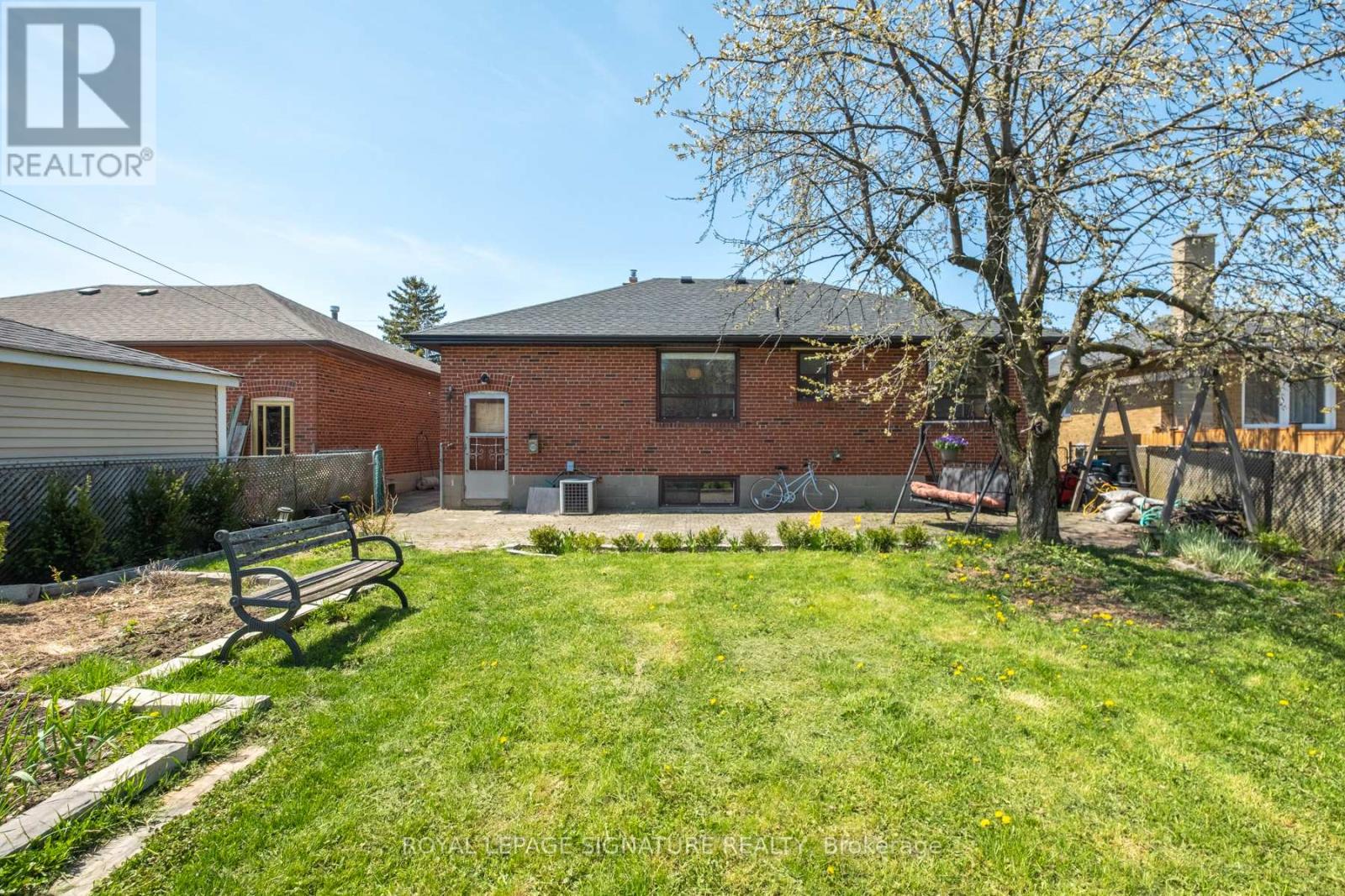 90 Whitburn Crescent, Toronto, Ontario  M3H 2S4 - Photo 27 - W13103752