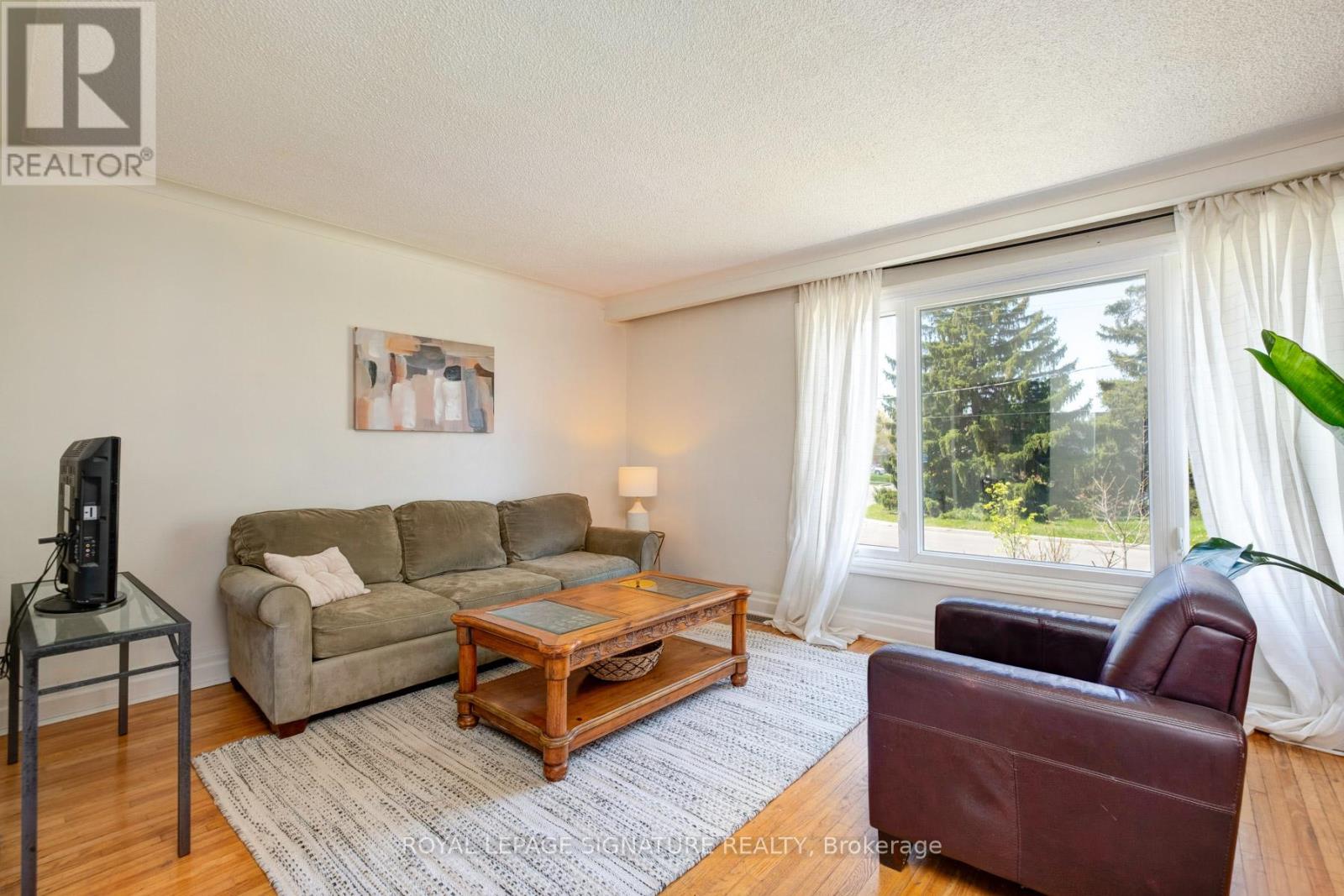 90 Whitburn Crescent, Toronto, Ontario  M3H 2S4 - Photo 4 - W13103752