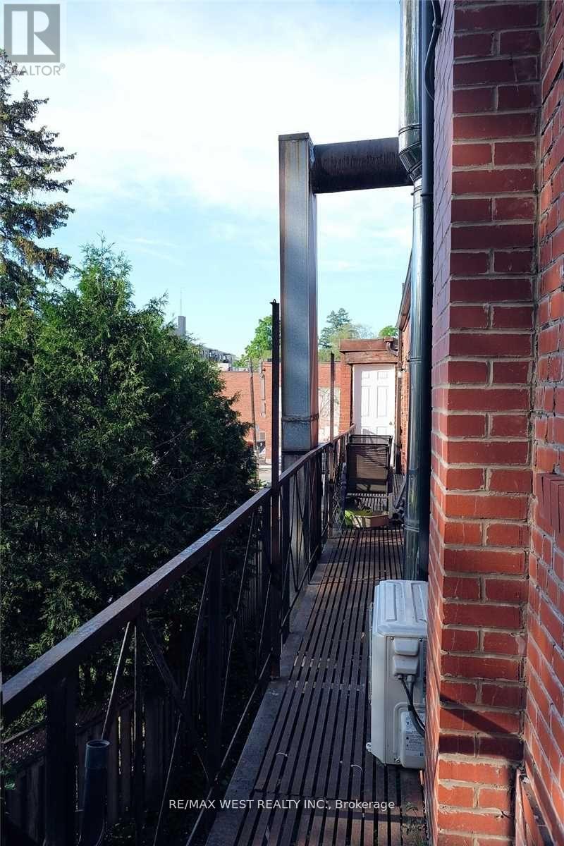2nd Flr - 4992b Dundas Street W, Toronto, Ontario  M9A 1B8 - Photo 10 - W13103762