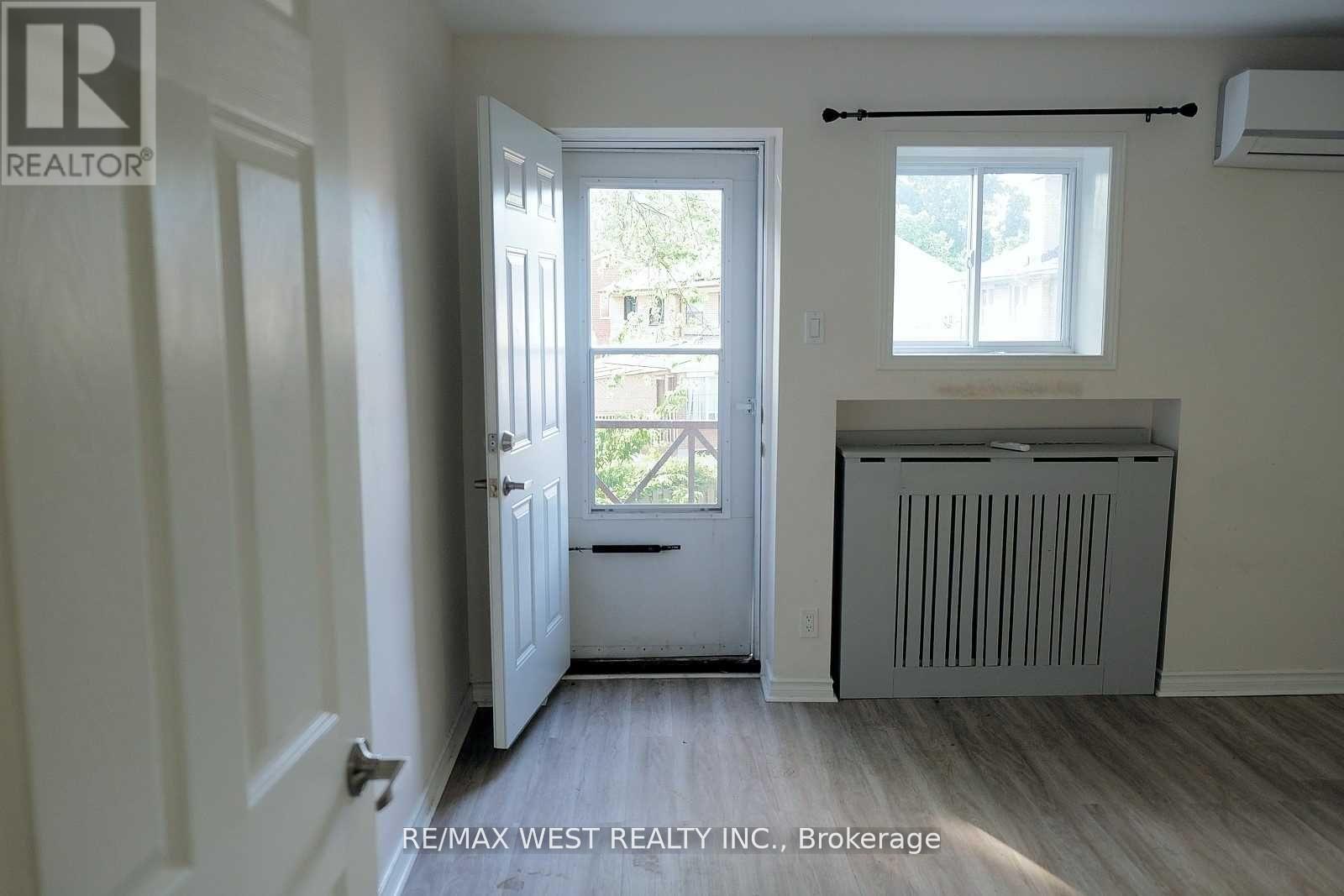 2nd Flr - 4992b Dundas Street W, Toronto, Ontario  M9A 1B8 - Photo 6 - W13103762