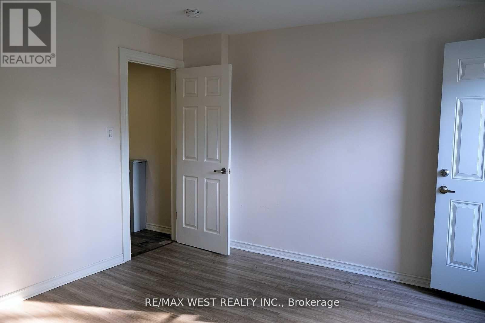 2nd Flr - 4992b Dundas Street W, Toronto, Ontario  M9A 1B8 - Photo 7 - W13103762