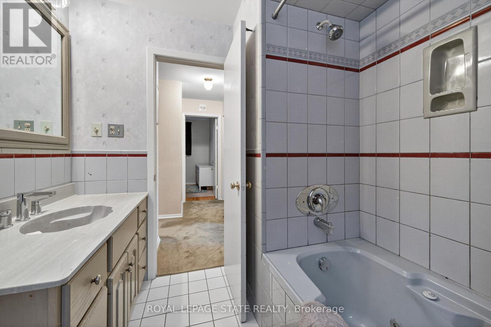 582 Woodview Road, Burlington, Ontario  L7N 3A1 - Photo 30 - W13103770