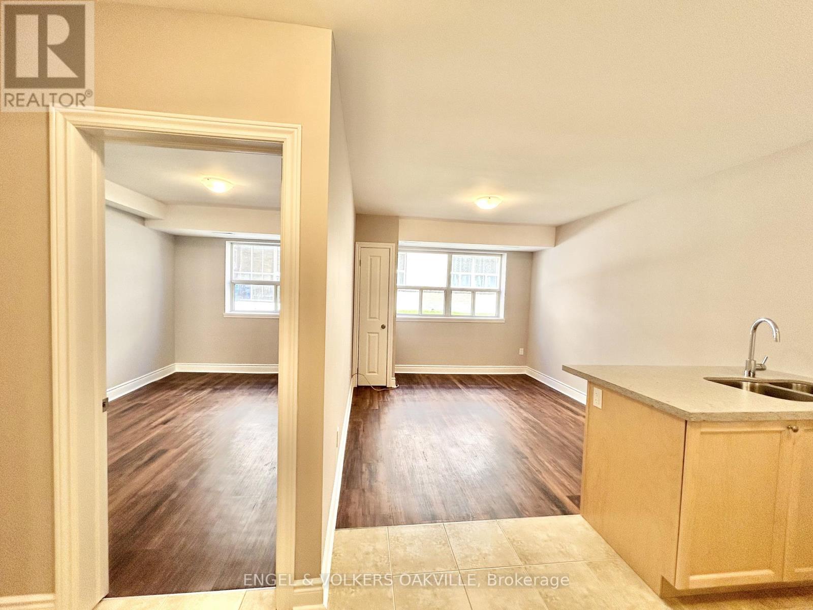 106 - 9 Thirty Third Street, Toronto, Ontario  M8W 3G7 - Photo 2 - W13103798