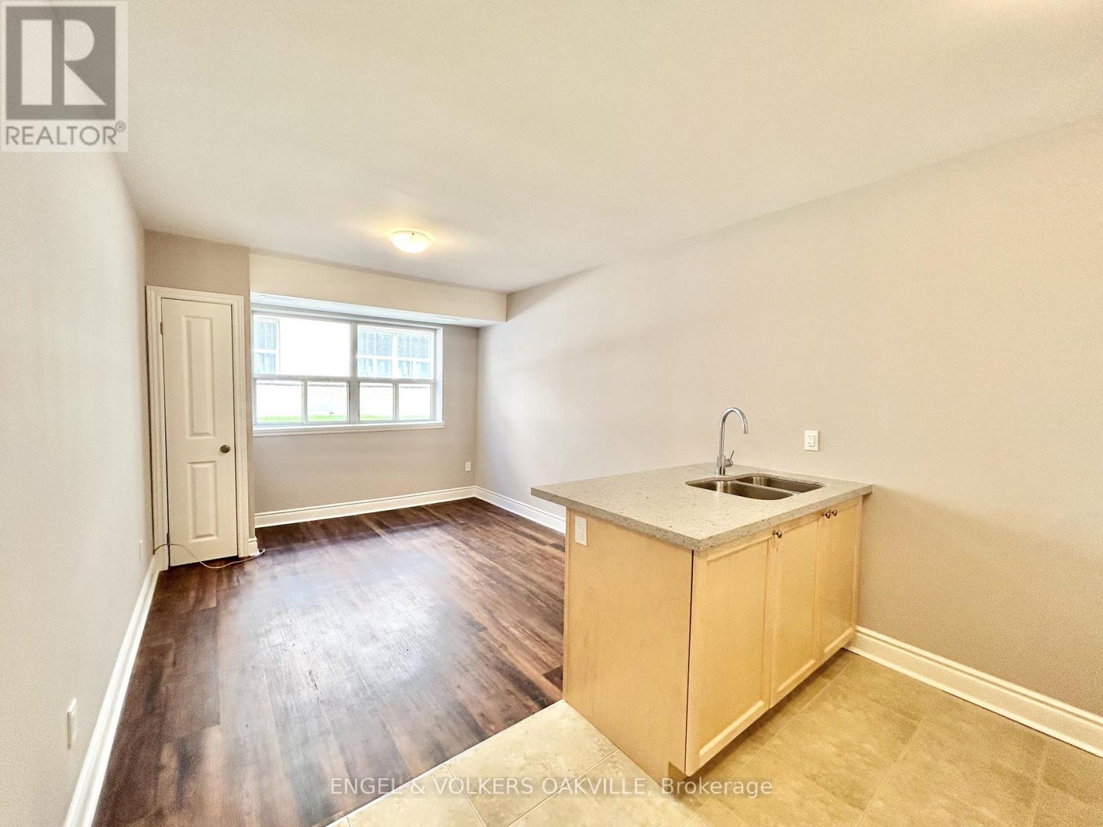 106 - 9 Thirty Third Street, Toronto, Ontario  M8W 3G7 - Photo 3 - W13103798